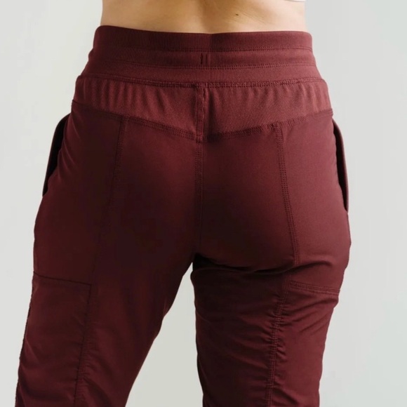 Zyia plaza jogger - Picture 3 of 3